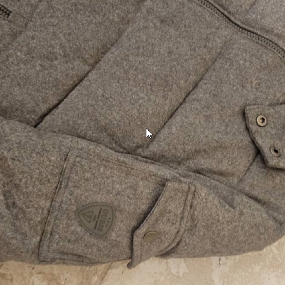 Guess = Quilted Down Filled Jacket With Removable Hood - Picture 7 of 10